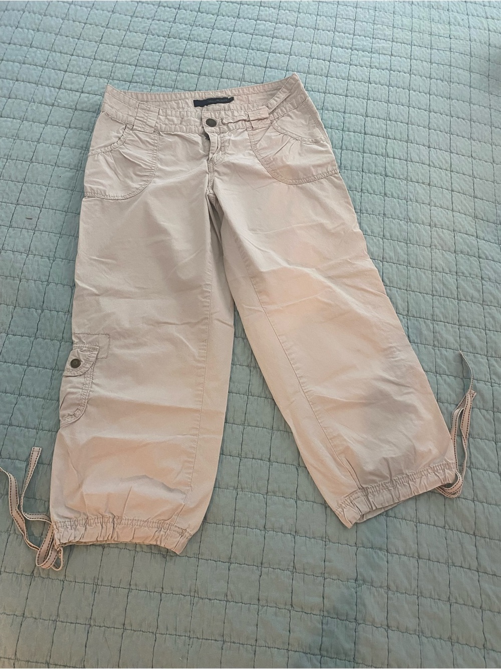 CALVIN KLEIN Cotton Capris w/ Pockets & Elastic Hem.